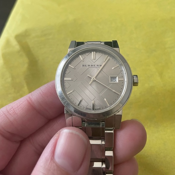 Burberry check stamped bracelet watch 34mm - Picture 9 of 11